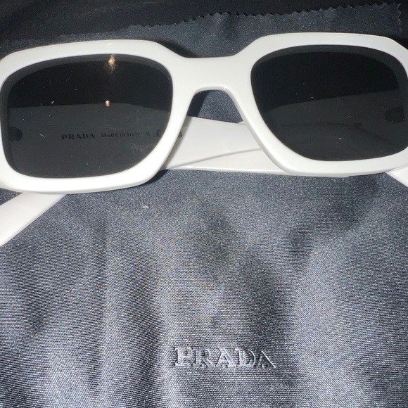 Prada PR17WS - Picture 1 of 7